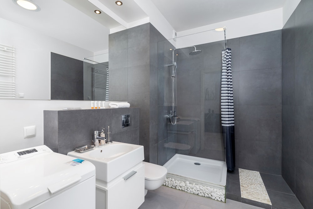 Browar Lubicz Apartments by Renters view 5