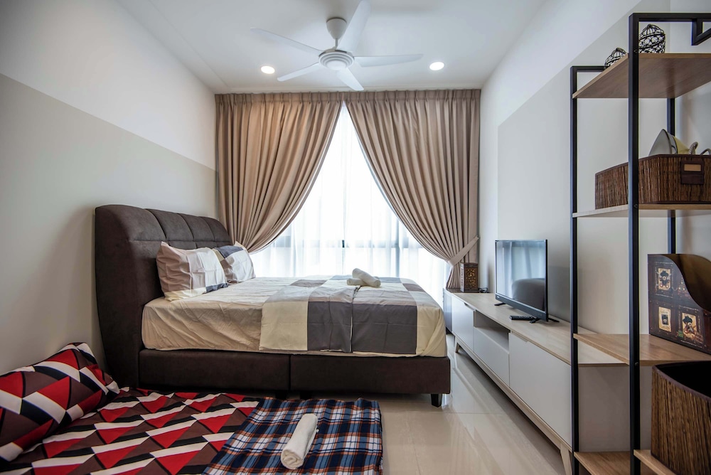 2BR Dual Key SKS Pav Ciq, JB Sentral, Free Parking