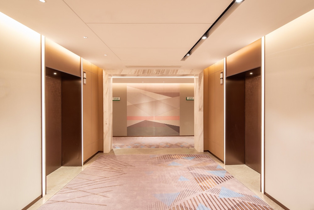 Holiday Inn Shanghai Nanjing Road by IHG 41