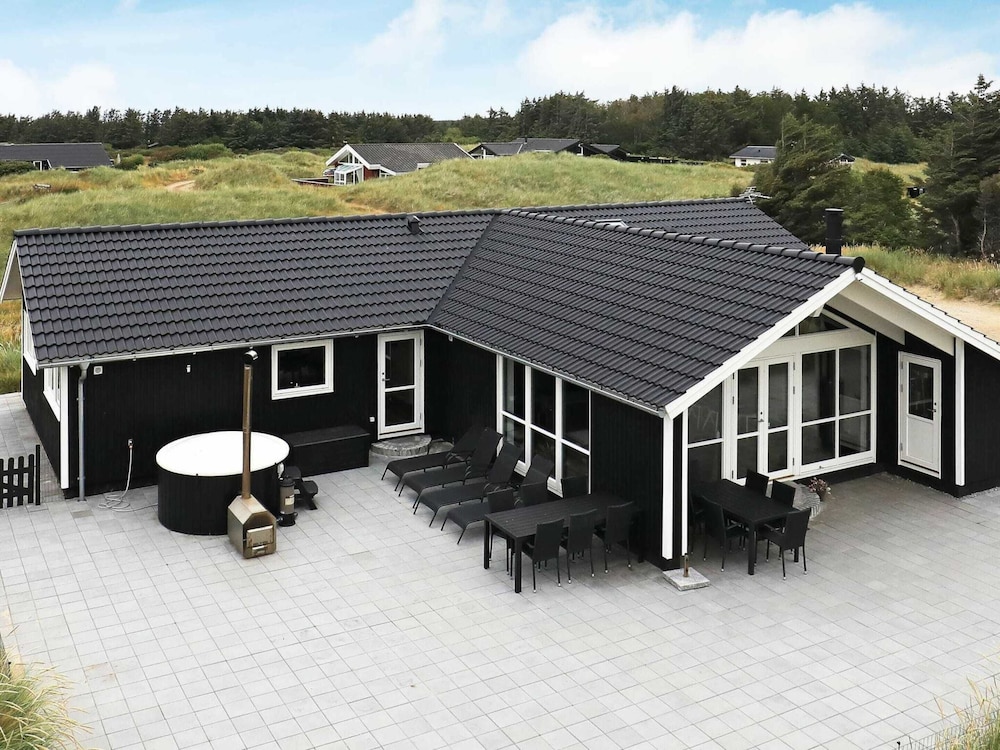 10 Person Holiday Home in Lokken-by Traum