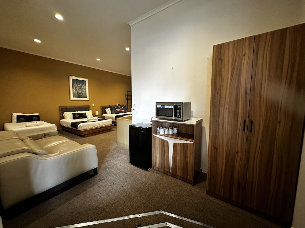 Greensborough Motel