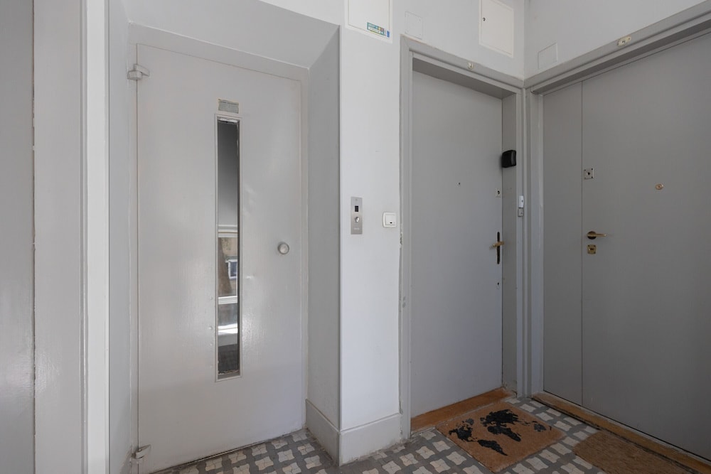 Comfy Studio Grójecka Warsaw by Renters view 3