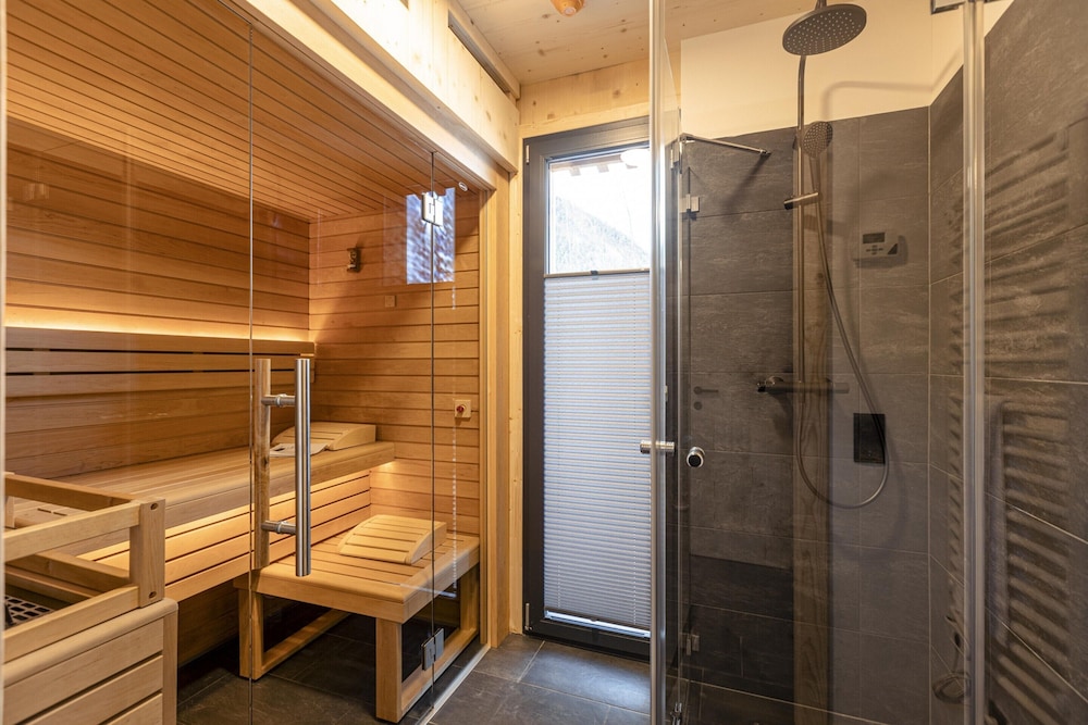 Chalet mit 4 Schlafzimmern, Sauna und Kamin
