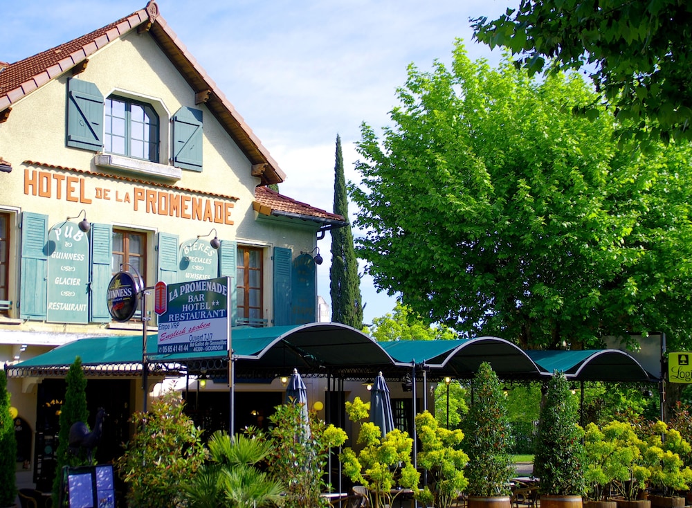 Hotel Logis Hôtel La Promenade - Image 1