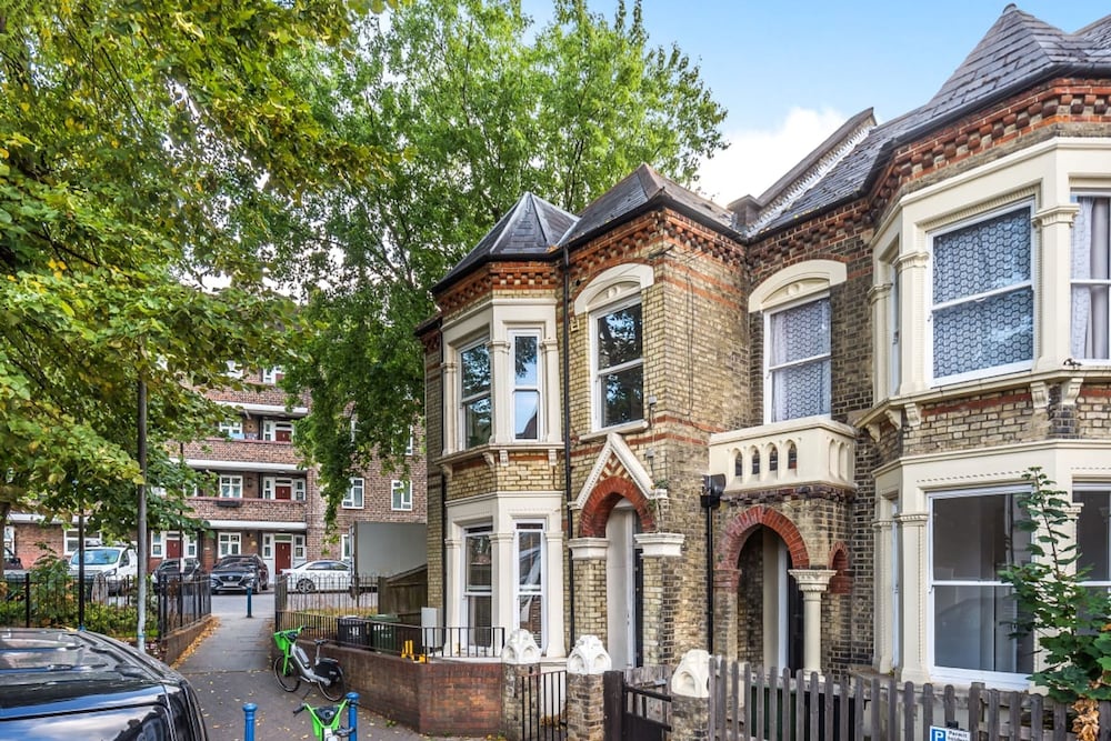The Brockwell Park Place - Bright 2bdr Flat