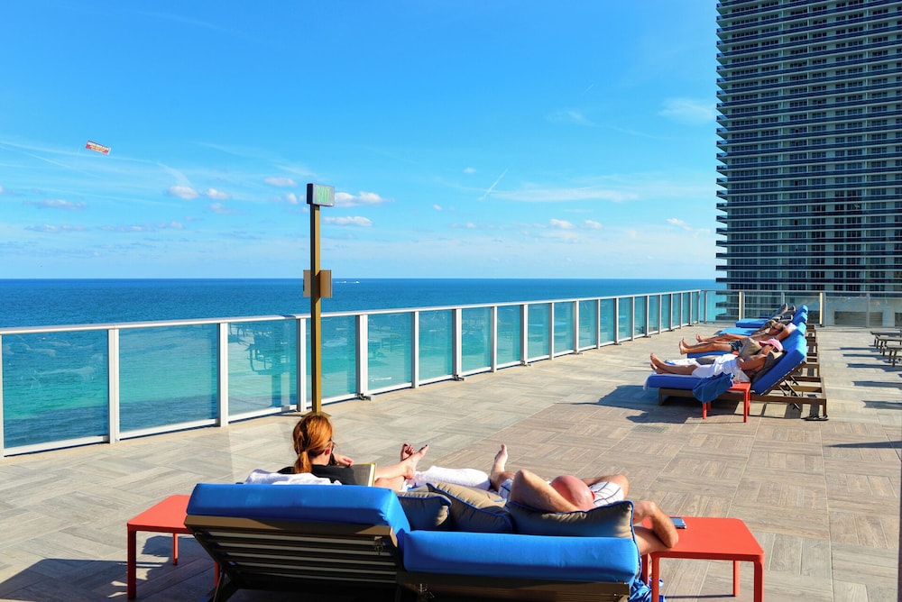 Oceanview Condo with Pool & Relaxation
