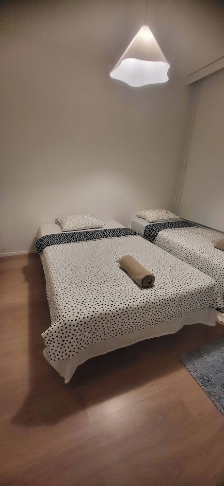 Cozy 2 Bedroom Apartment in Central Espoo, Close to Matinkylä Metro Station