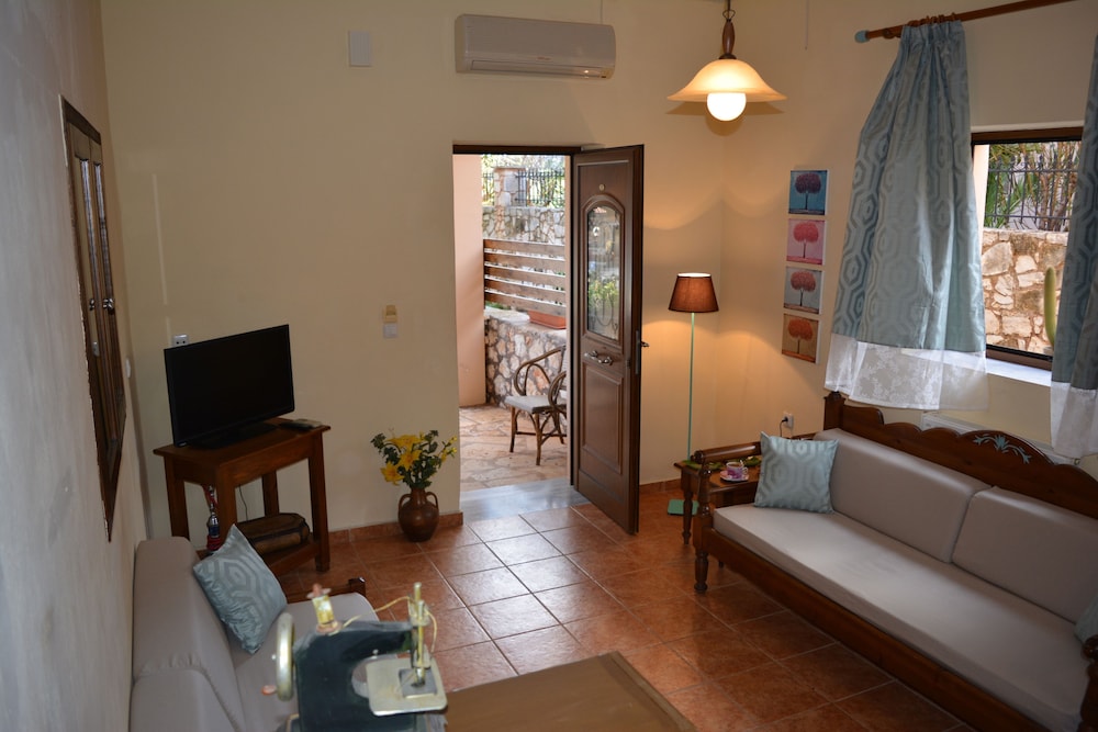 Elianthos Villa