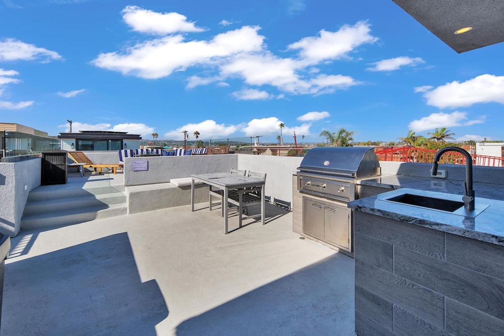Rent Mission Beach 3Br Combo Top 2 Units