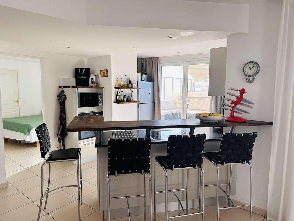 Superb Penthouse in Centre of Cannes Stunning Views Air-conditioning Internet Near the Palais - 532