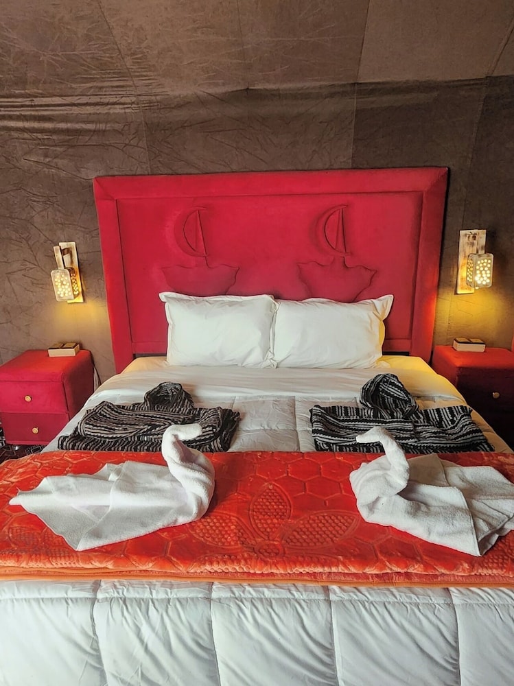 Merzouga white camp