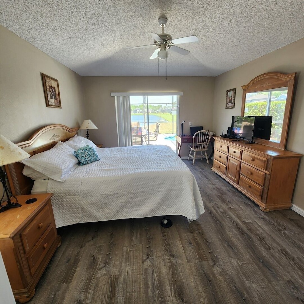 LKB4705AW 4 Bedroom villa in Lake Berkley 4 Home