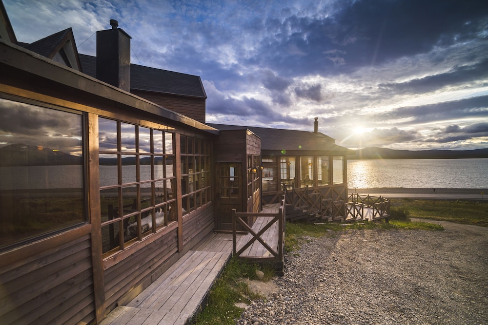 Weskar Patagonian Lodge