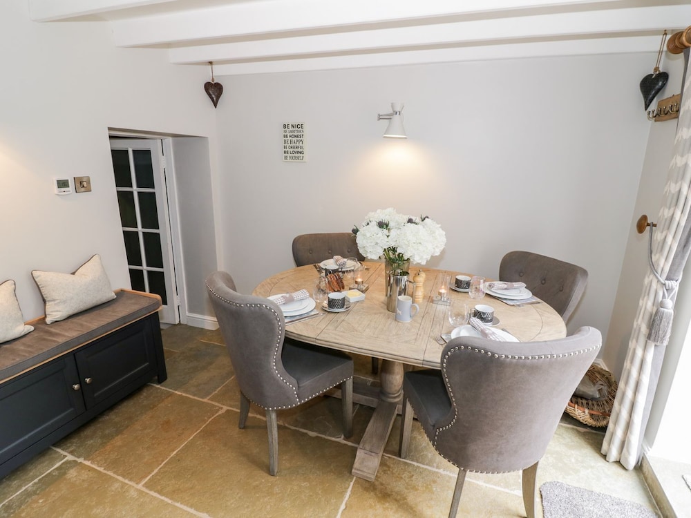 Cotstone Cottage