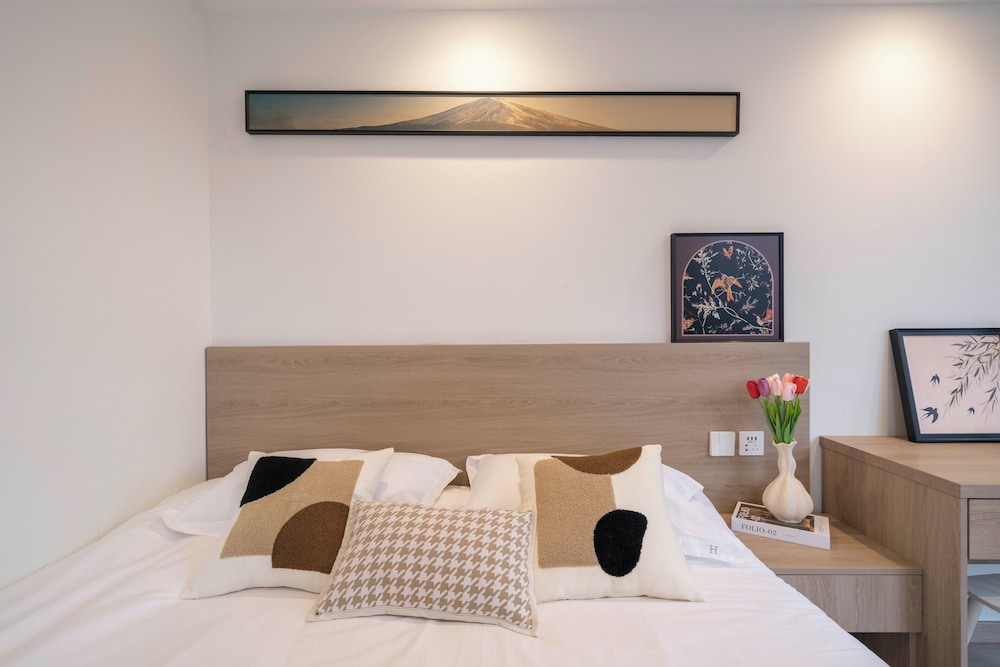 Book and Bed-QuYang Road