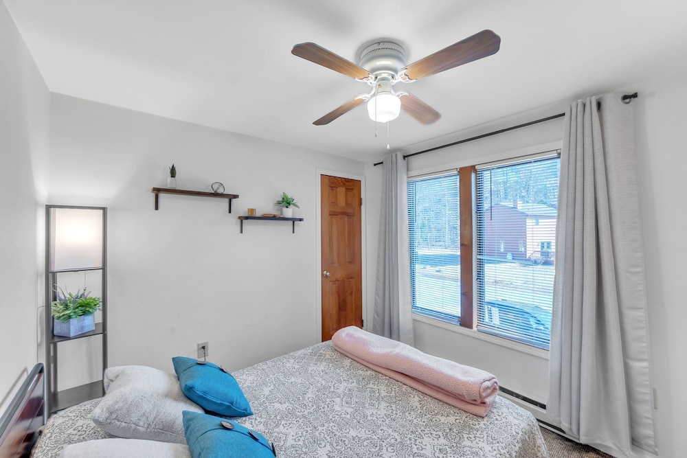 Rumor 39O - Upgraded Townhome With Woodsy Views 3 Bedroom Townhouse by The Summit at Gore Mountain