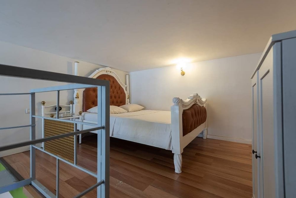 Charming Design Studio at Heart of Jaffa view 3