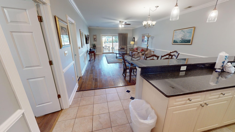 Magnolia Pointe Luster Leaf 4898-103 2 Bedroom Condo