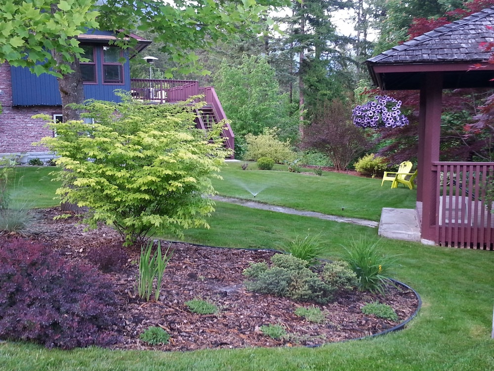 Creekside B & B