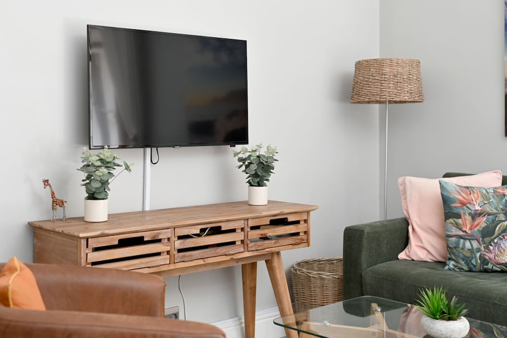 Charming Sea Point 1 Bed With Leafy Patio