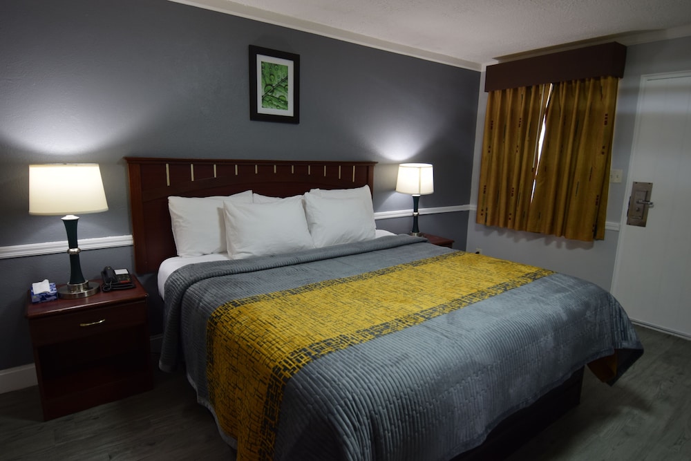 Village Haven Inn - Property Image 6