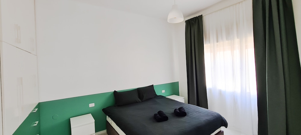 Modern Apt Rothschild Very Central TL7