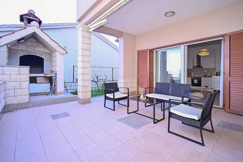 Ami Aparment Strožanac
