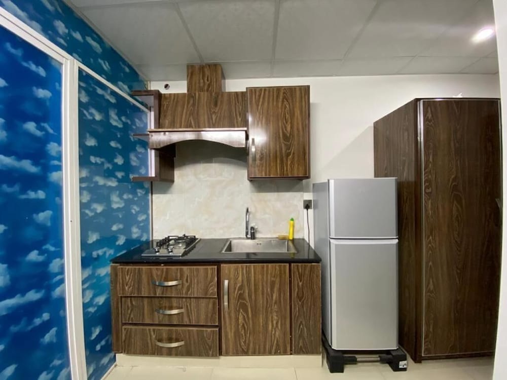 Faizi Apartments
