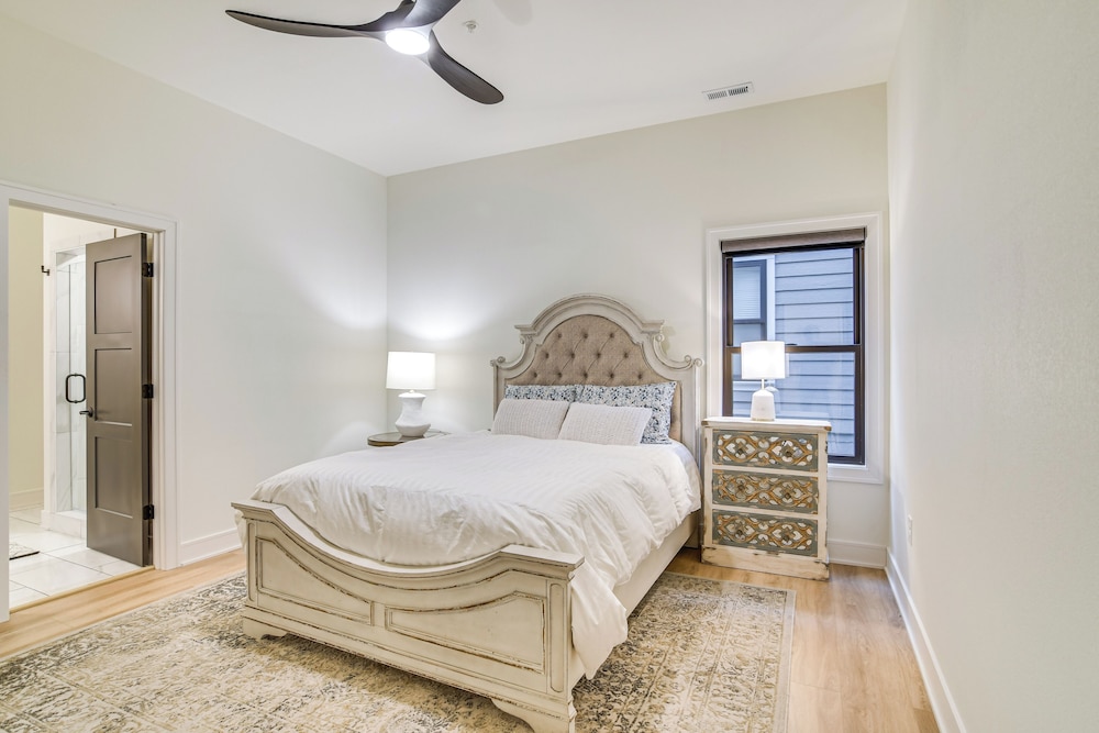 Fireplace + Lake Access: Waterfront Branson Escape