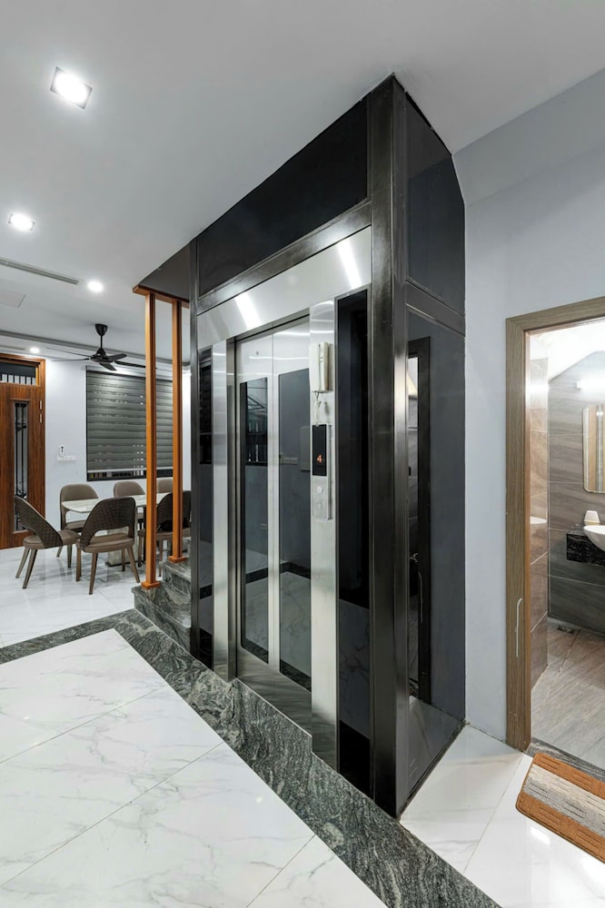 Ami House