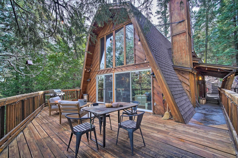 Cabin Vacation Rental: 4 Mi to Lake Arrowhead view 4
