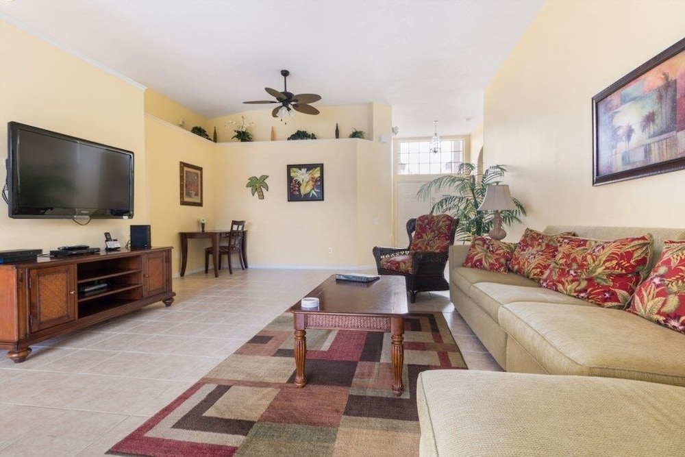 Modern Villa W/ South-facing Pool, Spa & Game Room Near Disney 3 Bedroom Villa
