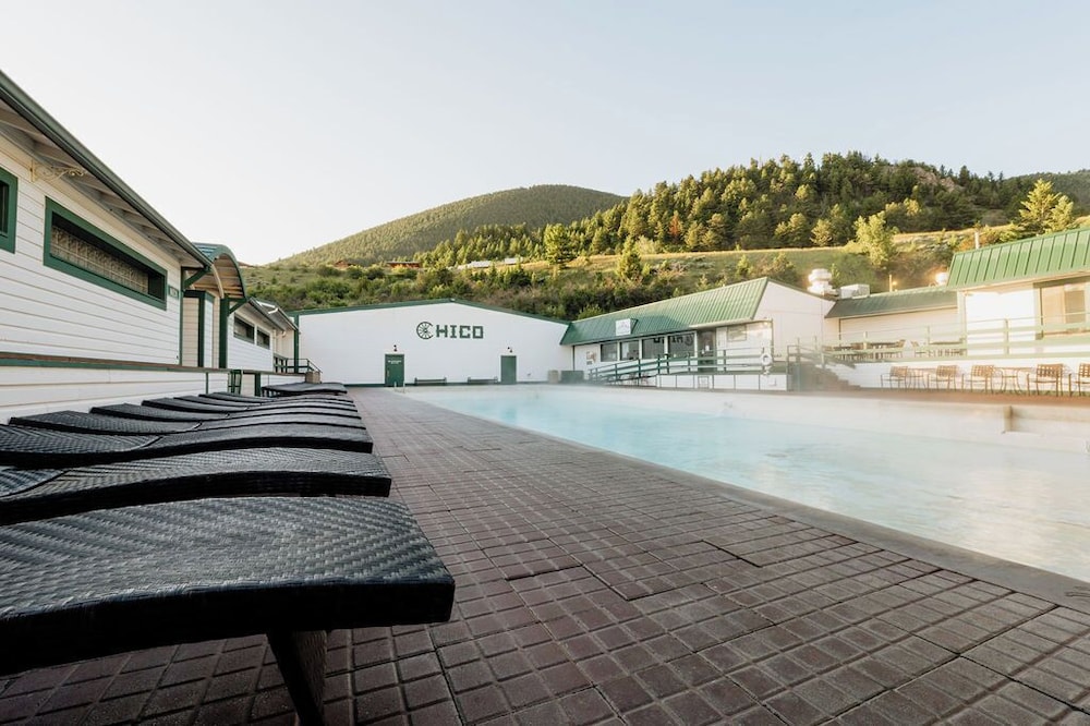 Chico Hot Springs Resort & Day Spa