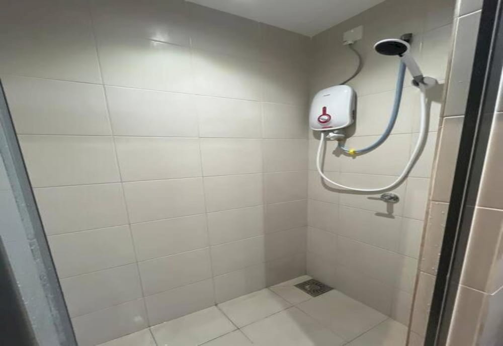 OYO 91024 Tower A & B Sensory Residence