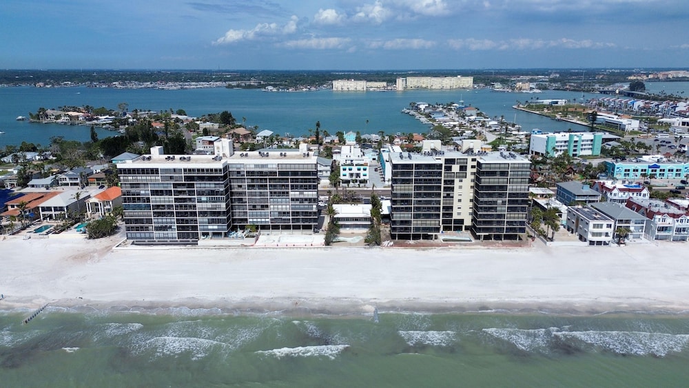 Azul Townhomes B3