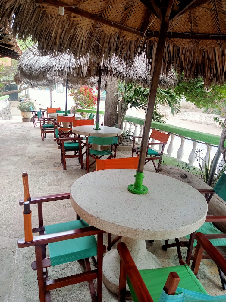 Hostal pelikan taganga