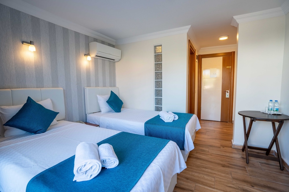 Cunda Giritlioğlu Otel Yetişkinlere Özel +12 - Image 21