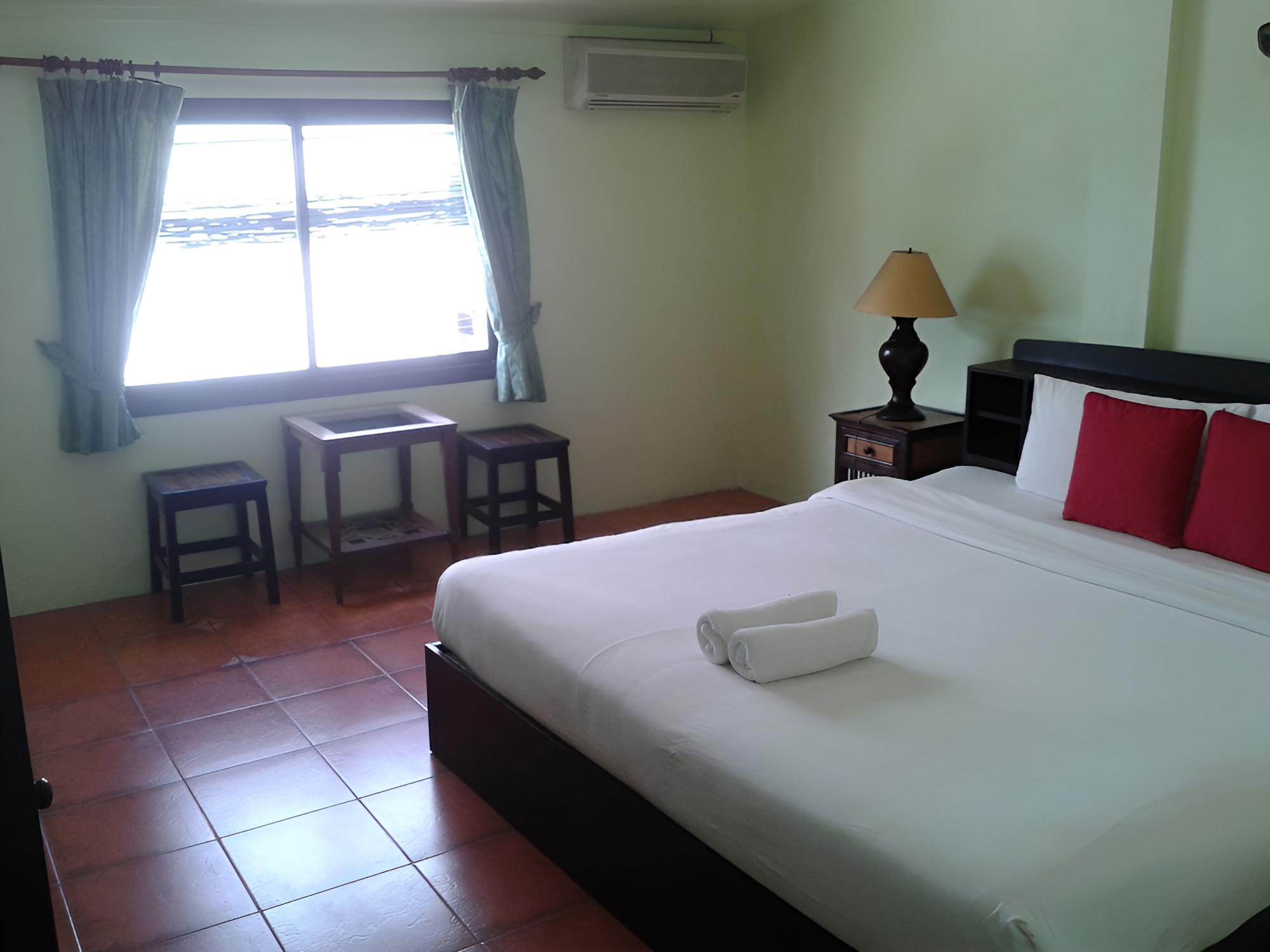 Baan Kluaymai Guesthouse