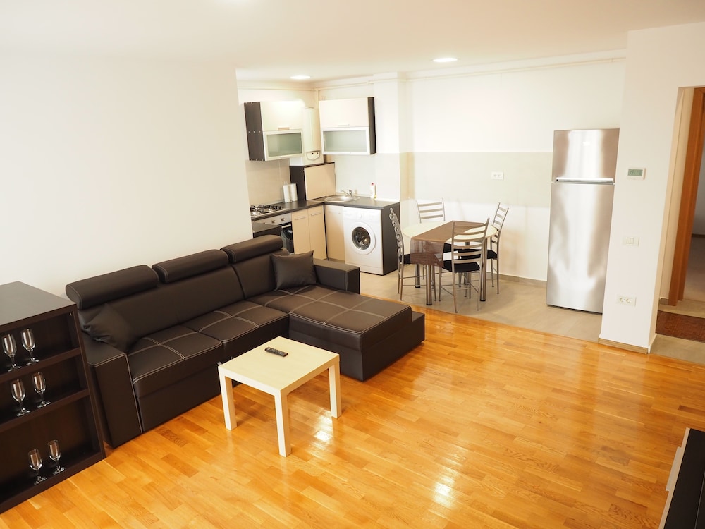 Hill Residence