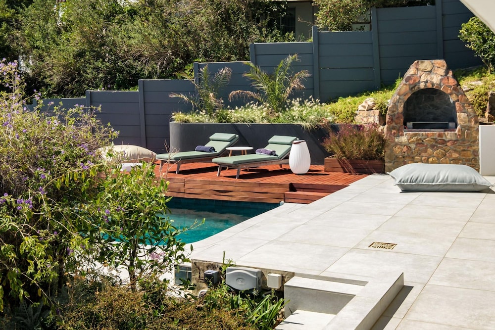Camps Bay Villa w Pool Gym Studio Aqua Terra