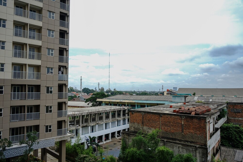 Stylish and Posh Studio Baileys Apartment view 4