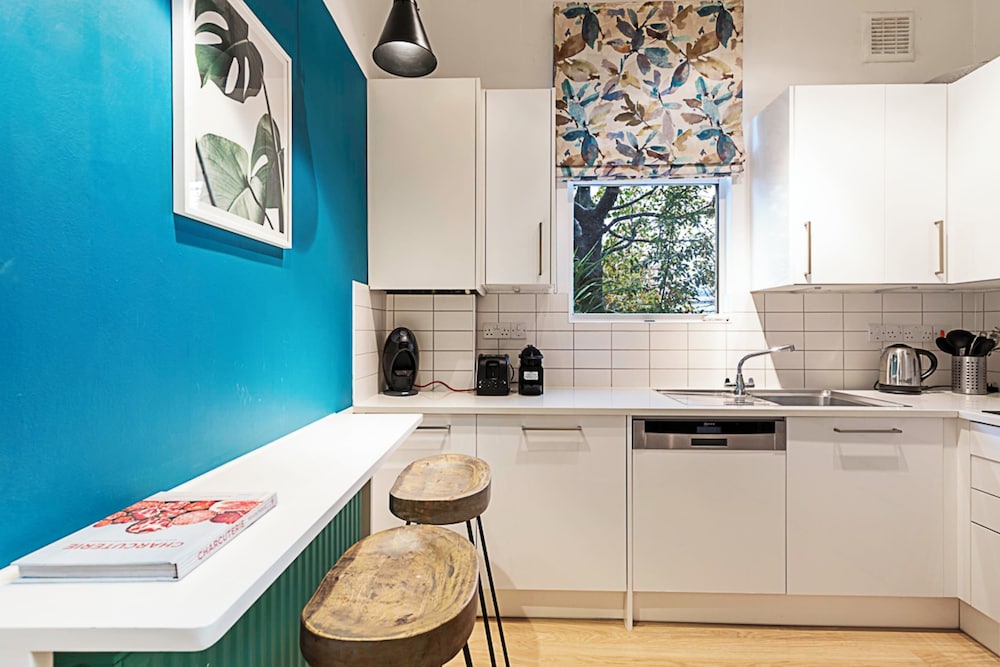Charming Earls Court Apartment
