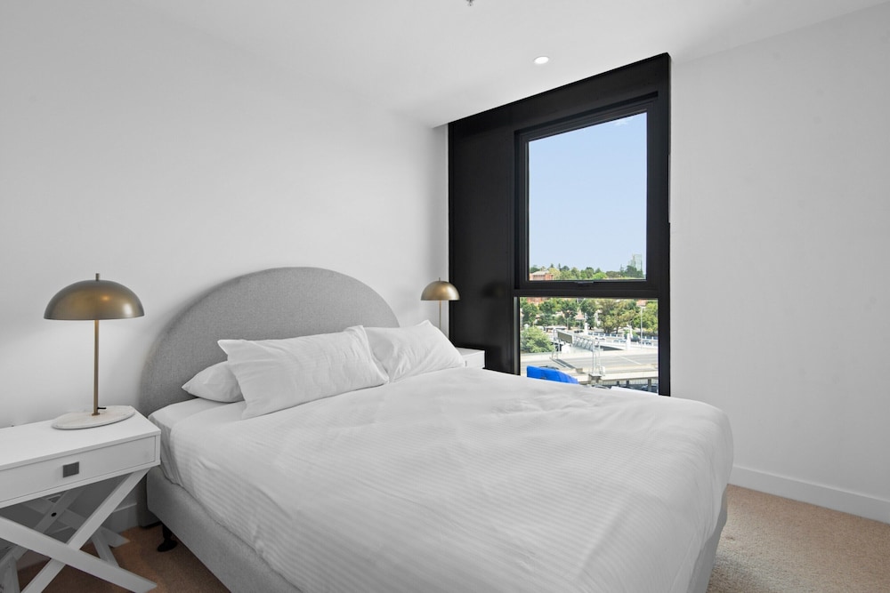 Executive 2-bed Apartment With Views, Gym and Spa