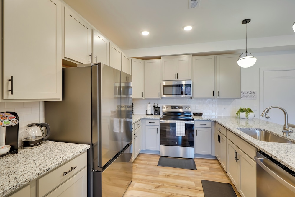 Modern Downtown Apt w/ Balcony in Wake Forest!