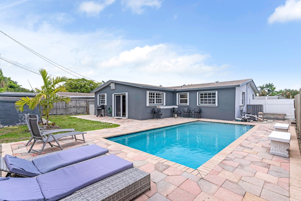 Dania Hills w Pool 10 min to Beach - Image 3