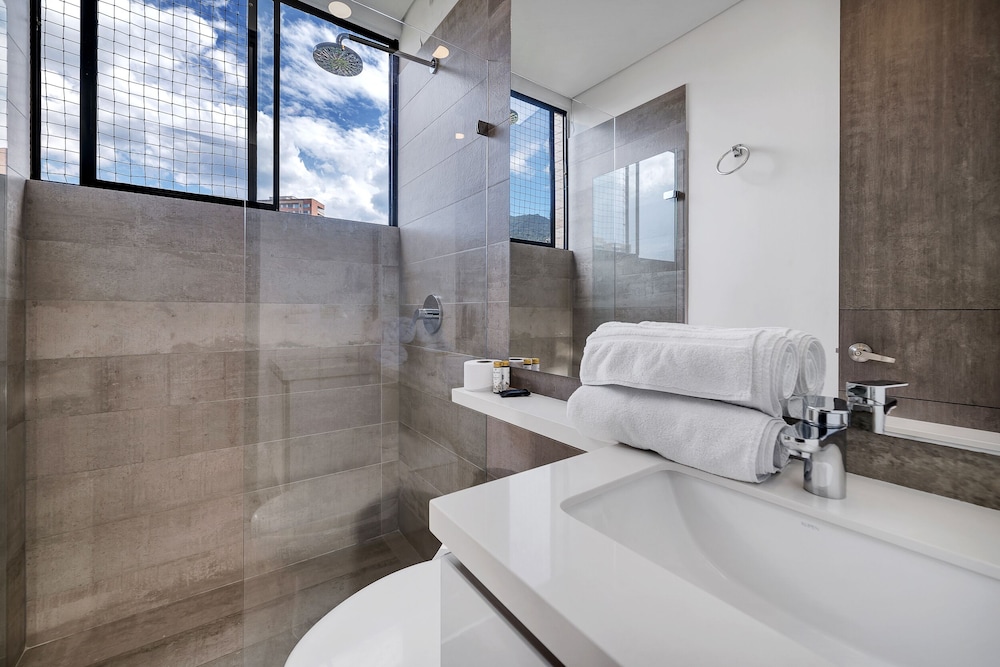 Apartamentos Class Suites by HOUSY HOST