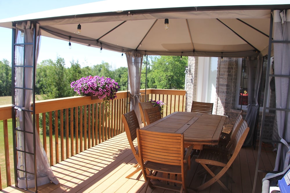 Golden Pathways Retreat and B&B