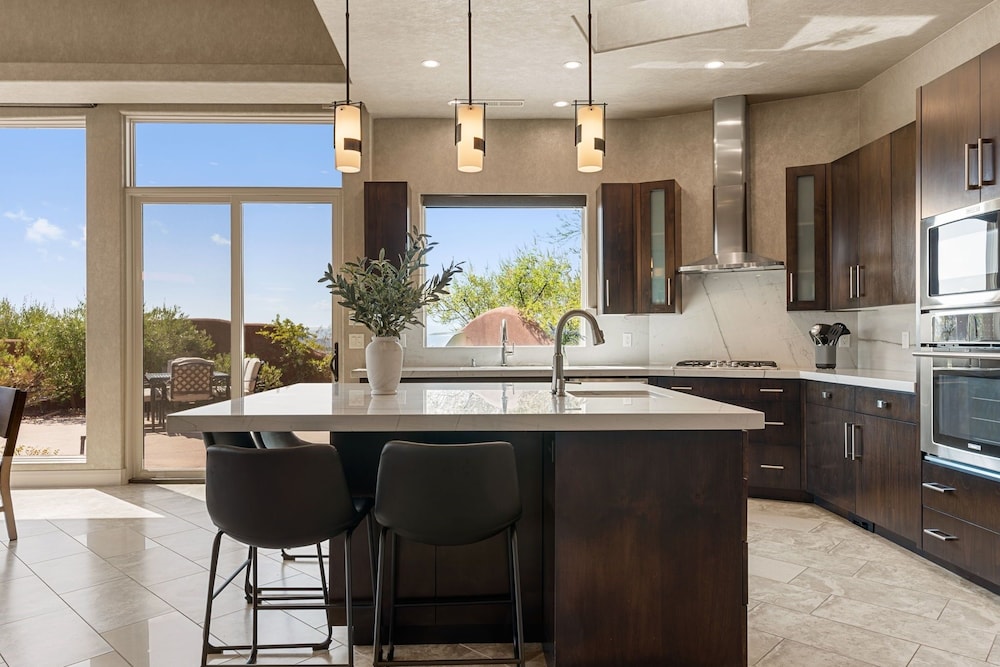Escape To Entrada 4 Bedroom Home