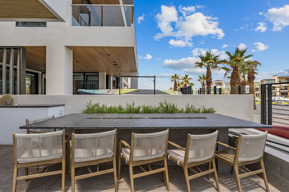 Luxury Beachside 7 Bedroom Home