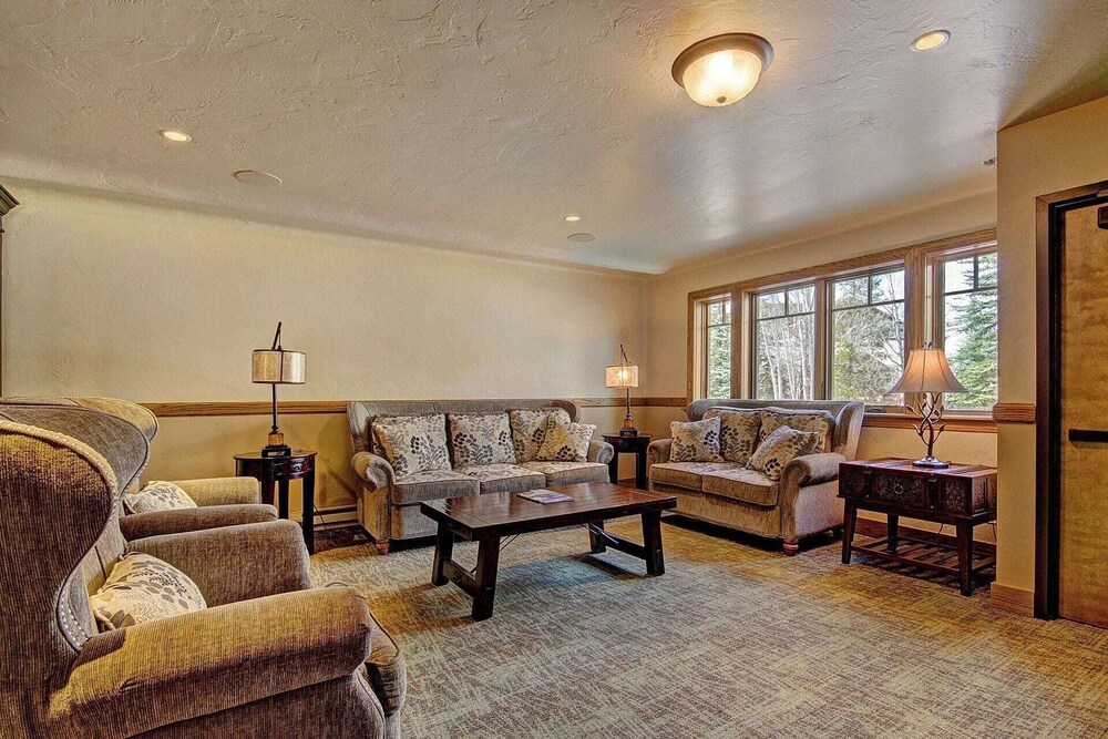 Phoenix 118A - 3 Br Condo